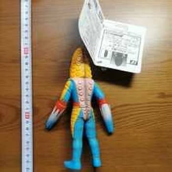 ウルトラマン ウルトラセブン 怪獣 メトロン星人　ソフビ　プライズ フィギュア ウルトラセブン』と『メトロン星人』が、印象的な夕日に照らされ