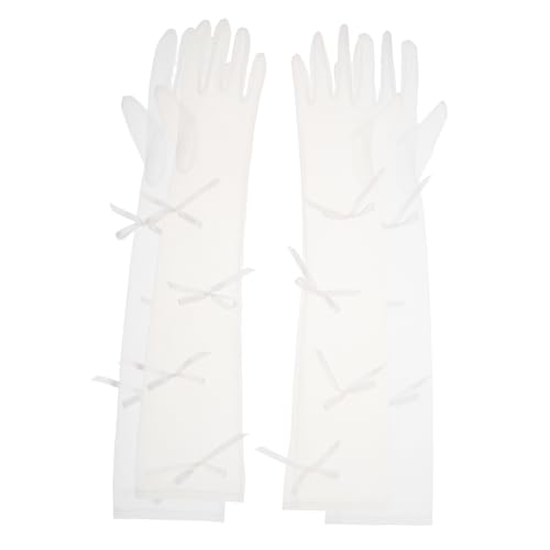 Guantes de novia largos para lucir con vestidos de palabra de honor en tu boda
