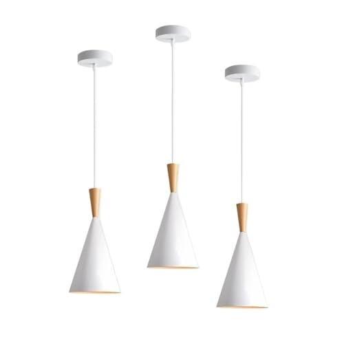 Suspensions blanches modernes pour illuminer un îlot de cuisine sombre efficacement