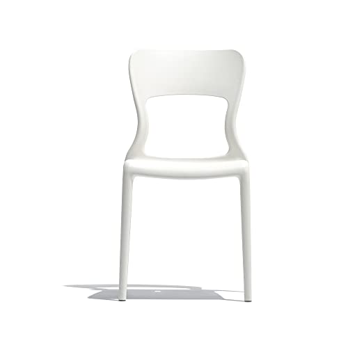 DESIGN E PRATICITA': design deciso con angoli arrotondati per enfatizzare lo schienale leggermente affusolato. Impilabile per 10