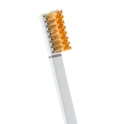 Piuma Care Spazzolino Denti Morbido con Setole Infuse di Vitamine Bianco - Spazzolino Setole Morbide Infuse di Vitamine - Cura Dentale Completa, Aiuta a Prevenire le Macchie, Pulisci-Lingua Morbido