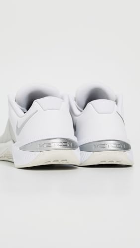 Nike Women's Metcon 10 Sneaker3