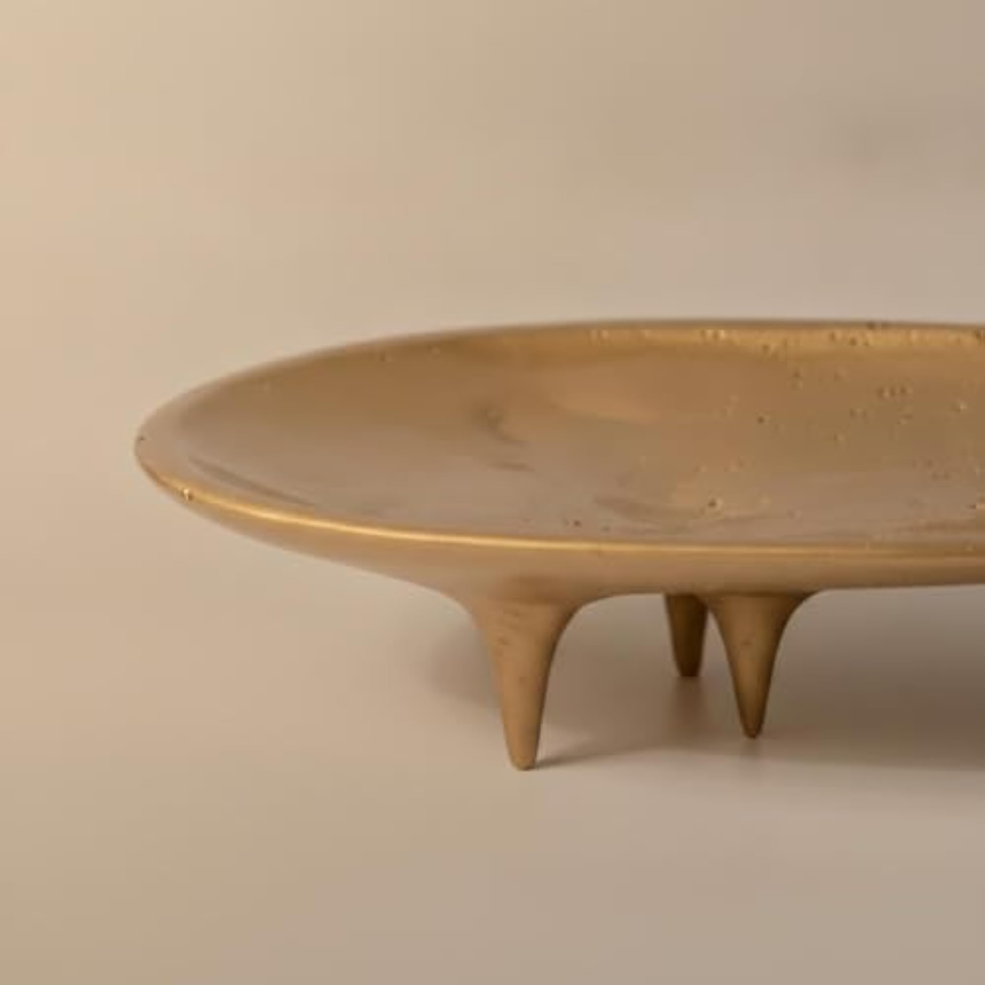 Resin Decorative Fruit Plate with Feet for Coffee Table