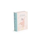 Splendida scatola magnetica, progettata come un libro e contiene: una lampada da proiezione con 5 racconti splendidamente illustrati della Piccola Scuola di Danza e bellissimi biglietti d'invito per spettacoli, sotto forma di mini cartoline.
