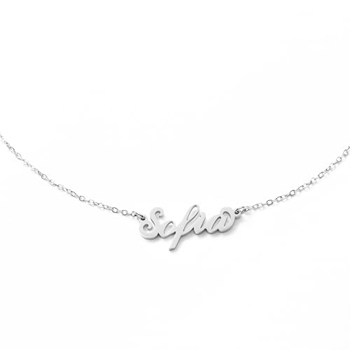 ACCIAIO INOSSIDABILE: Realizzata in acciaio resistente e lucente, questa collana color argento è pensata per accompagnarti ogni giorno senza rovinarsi. Non scolorisce, non si ossida e mantiene la sua brillantezza nel tempo. Un gioiello destinato a diventare un must-have del tuo portagioie, uno di quei pezzi preferiti che non vorrai più togliere.
