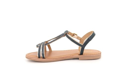 Girl's Cut Out Sandal3