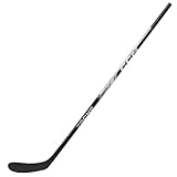 Le CCM Tacks XF70 est un bâton de hockey moderne pour les joueurs ambitieux qui exigent à la fois précision et puissance de pénétration. Cette crosse de hockey sur glace combine une technologie intelligente et une construction robuste et vous offre exactement la performance dont vous avez besoin sur la glace. Avec son Mid Kickpoint, la raquette se recharge de manière optimale dans la zone centrale - Idéale pour les tirs puissants du poignet et les terminaisons rapides. La technologie Skeleton+ renforce la zone taper du bâton et assure ainsi une fiabilité maximale même sous pression. En même temps, le CCM Tacks XF70 convainc par sa construction Pure Carbon – légère, réactive et résistante. Caractéristiques importantes :
