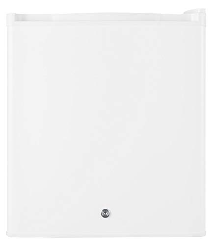 Summit FFAR25L7 Refrigerator, White on Fridge.com
