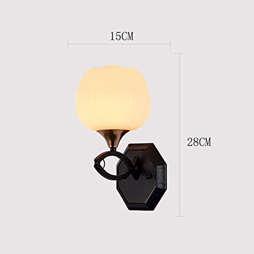 Farol de pared para pasillo que elimina zonas oscuras en casa 8
