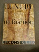 ラグジュアリーファッションの欲望 Amazon.co.jp: け1-e11配送・図録 ラグジュアリー ファッション