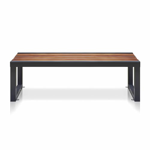 Chaise longue de patio et pelouse de ferme en bois chaleureux