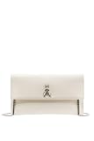 -Borsa Pochette -Pelle di vitello liscia -Fly 45 mm -Tracolla in catena staccabile; Chiusura con calamite -Tasca aperta -L28 X A16 cm -Fodera maxilogo