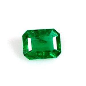 Pierre précieuse naturelle vert panna 5,50 carats pour remplacer une gemme terne ou abîmée