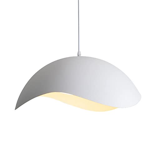 Lampe suspendue noire vintage pour corriger un manque de luminosité sur table à manger