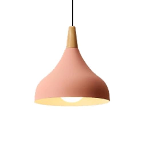 Suspension en métal moderne pour illuminer une cuisine accueillante au style nordique épuré