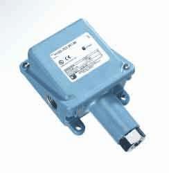 United Electric Controls H100-191 NEMA 4X Pressure Switch, 10 to 100 spig