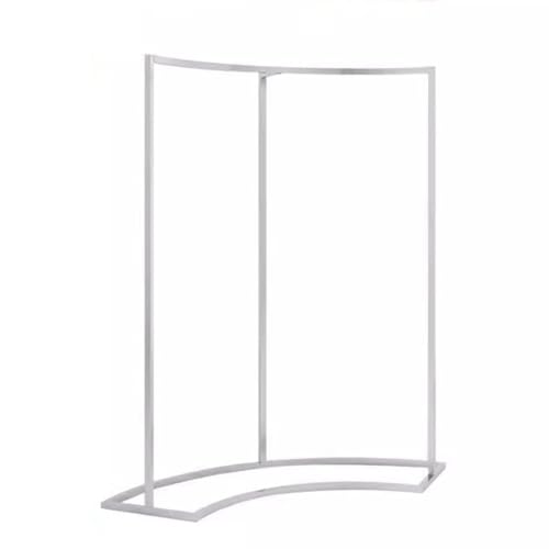 Portant demi-rond sur pied pour optimiser l'espace d'un magasin de vêtements blanc