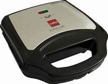 Sandwich Maker 750 watt.