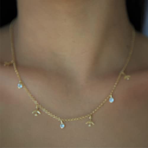 Coleira choker com design de pequenos elos português com avião e pontos de luz folheados em ouro 18k