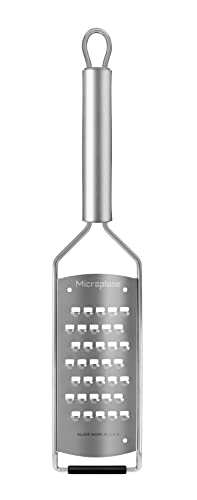 Microplane Küchenreibe Sehr Grob für Kartoffel, Zucchini, Karotte, Apfel, Kohl und Käse mit rasiermesserscharfen Edelstahlklingen aus der Professional Serie