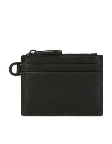 Questo delicato Calvin Klein portacarte si adatta perfettamente a tutte le borsa, dalle piccole borsetta alle borsa dei pantaloni. Con il suo design elegante e il formato inconfondibile, diventerà sicuramente un compagno cosa o persona che attira lo sguardo e fedele. Guardate voi stessi. Dimensioni: 10 x 8 x 1 cm