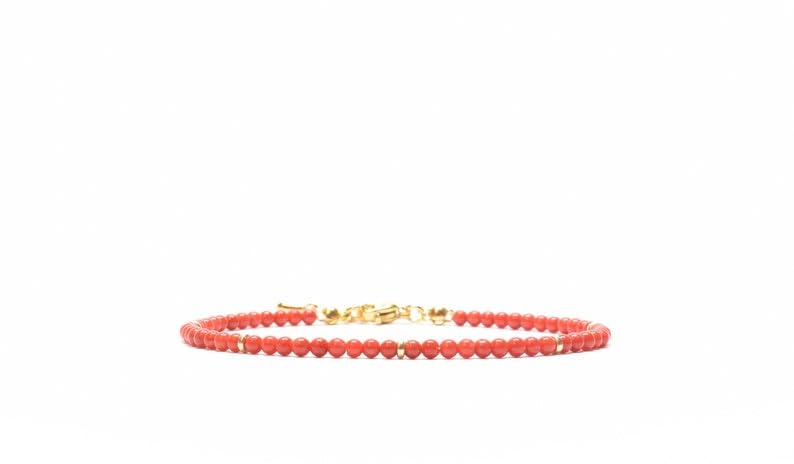 Bracelet en corail rouge 2mm facetté et argent sterling pour un style délicat