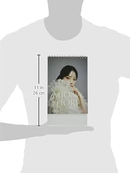 堀未央奈 卓上カレンダー2022,23年サイン入りファンクラブ限定100個 堀未央奈 2024年カレンダー」発売決定！｜堀未央奈オフィシャル