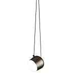 Der Schirm selbst ist aus lackiertem oder poliertem Aluminium und der Diffusor besteht aus einem sogenannten foto-geätzten Polycarbonat