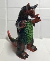 Amazon.co.jp: 当時物 マルサン 古代怪獣 ゴモラ ソフビ 人形 怪獣