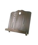 Atril de madera plegable envejecida con detalle corazón estilo vintage. Una pieza de gran utilidad en tu cocina y para los amantes de los libros. Una pieza muy original realizado artesanalmente y propia de CAL FUSTER