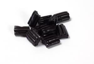 Bocados de regaliz negro