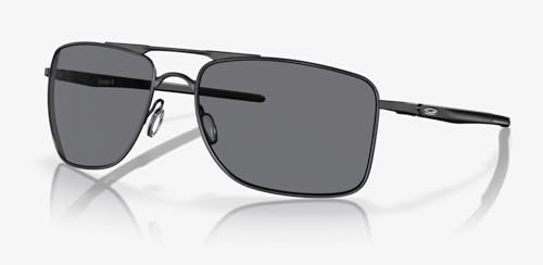 Oakley Gauge 8 Large Sunglasses Matte Black with Grey Lens 62mm2