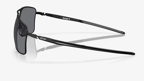 Oakley Gauge 8 Large Sunglasses Matte Black with Grey Lens 62mm4