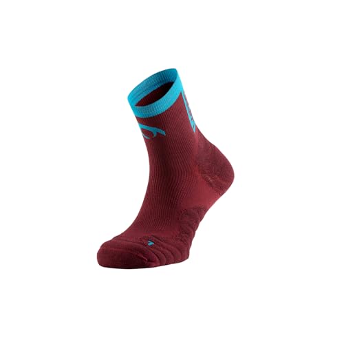 Lurbel Aitana Four, Calcetines de Trail Running Unnisex, Transpirables y Antiolor, Ajuste Cómodo, Para carreras y Senderismo - Gran durabilidad. (M - Granate/Turquesa)
