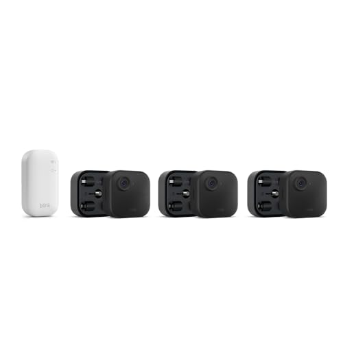 Videocamera Blink (Outdoor 4) + modulo estensione pile | Videocamera di sicurezza smart HD wireless, autonomia di quattro anni, compatibile con Alexa | Sistema a 3 telecamere | IP65