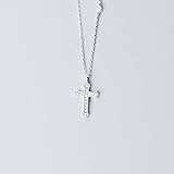 cruz de plata para mujer Debido al disparo de luces y escenas, puede haber una cierta diferencia de color entre la imagen del producto y el producto real, consulte el producto real.