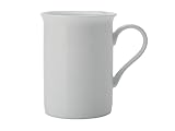 Becher zum Genießen von Kaffee, Tee, Kakao und weiteren Heißgetränken. Maße (L x B x H): 10,8 x 8,4 x 10,5 cm, Maximales Füllvolumen: 300 ml, Gewicht: 220 g, Farbe: Weiß, Material: Bone China.