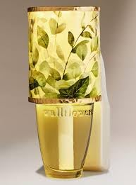 White Barn PRESSED GREENERY CUFF ADJUSTABLE WALLFLOWERS SCENT CONTROL™ NIGHTLIGHT Wallflowers Fragrance Plug