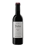 Rojo picota con destellos morados que indican juventud. Alta intensidad aromática, con aroma de frutos maduros bien ensamblados con la madera que aporta aromas de especias dulces y agradables tostados