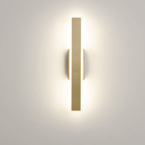 Lámpara de pared lineal dorada con iluminación LED de alta gama para salón