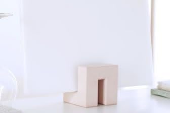 soil diatomaceous earth cutting board stand green