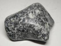 コレクション品❣️新入荷❣️天然A貨翡翠　原石刻み精巧なエゾシカ　鑑定書付き Amazon.co.jp: 黒白 740g 翡翠 原石 ヒスイ 鉱物 鑑賞石 糸魚川