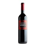 Es rojo con aroma a frutos rojos, monte bajo, resina, mineral y gusto estructurado, carnoso, suave y fresco