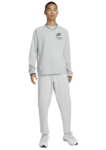 Image of Nike Men's Regular Fit Mid Rise Track Pant