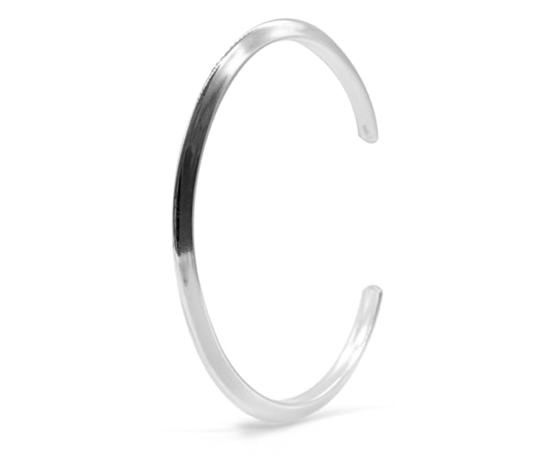 Bracelet jonc ouvert pour sublimer votre style quotidien, de la réunion au dîner