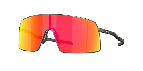 Oakley Paquete de gafas de sol OO6013: OO 6013 601302 Sutro Ti Satin Carbon Prizm Ru y correa universal de silicona antideslizante, Sutro Ti Satin Carbon Prizm Ru, 36/134/141