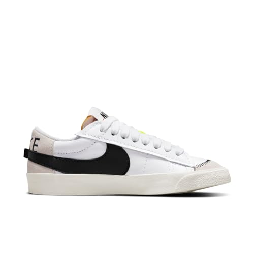 Nike Women's Blazer Low '77 Jumbo Trainers2