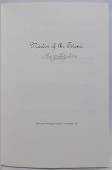Paperback Maiden of the Titanic Book