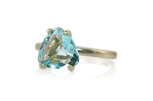 Bague topaze en argent à porter en toute occasion avec sa boîte fantaisie