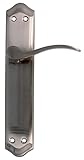 DESCRIPCIÓN: Juego de manillas de placa de latón para puertas. Cuadradillo de 8 mm. Incluye tornillos pasantes antirrobo.